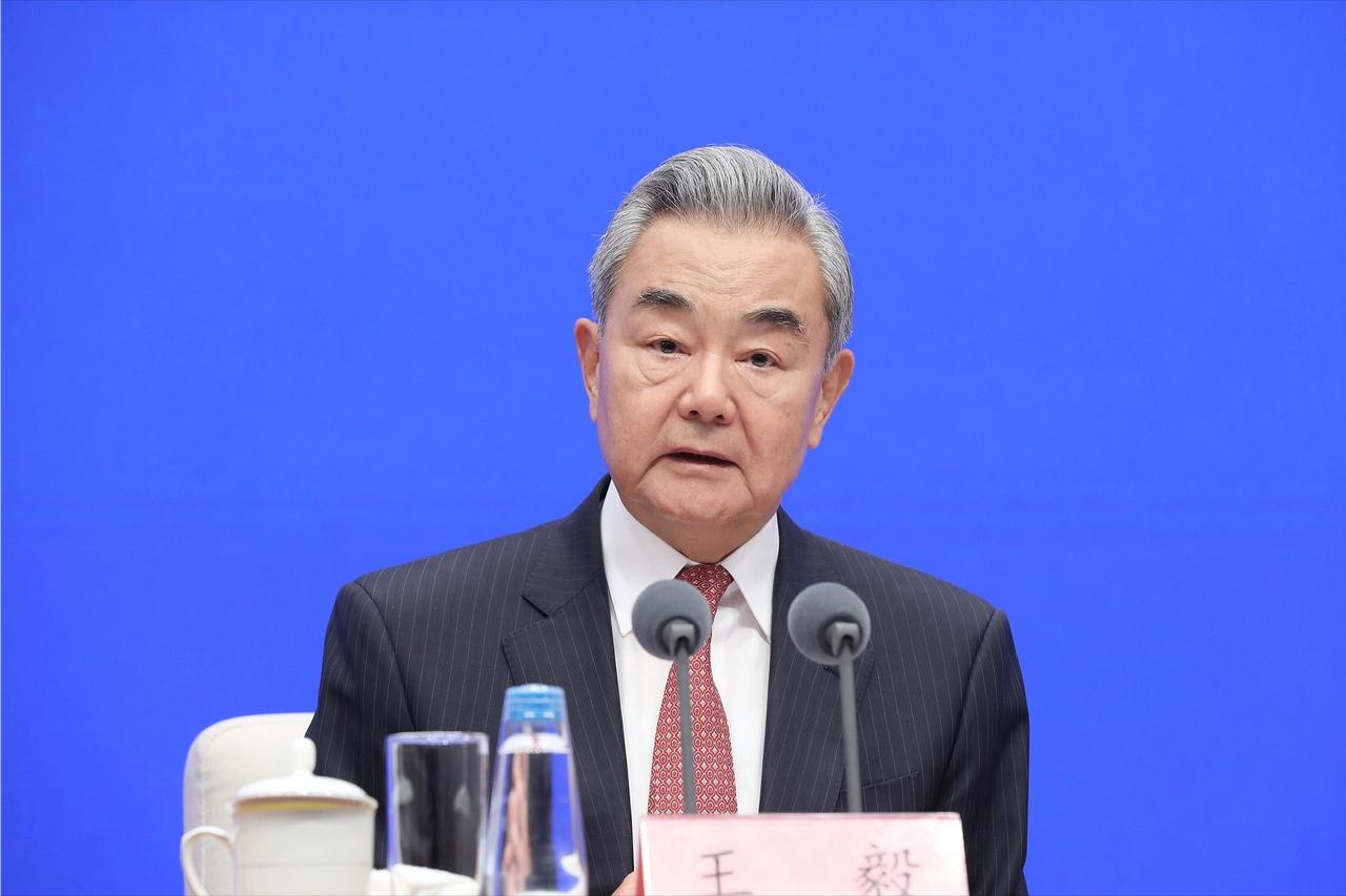 一通电话，让中美关系从闷头对抗突然踩了刹车。2026年6月30日，外交界传来新消