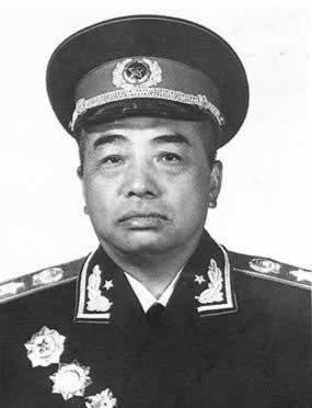 1974年，彭德怀去世时，临终想见朱德，他一次一次地向看守请求，可谁也不告诉朱德