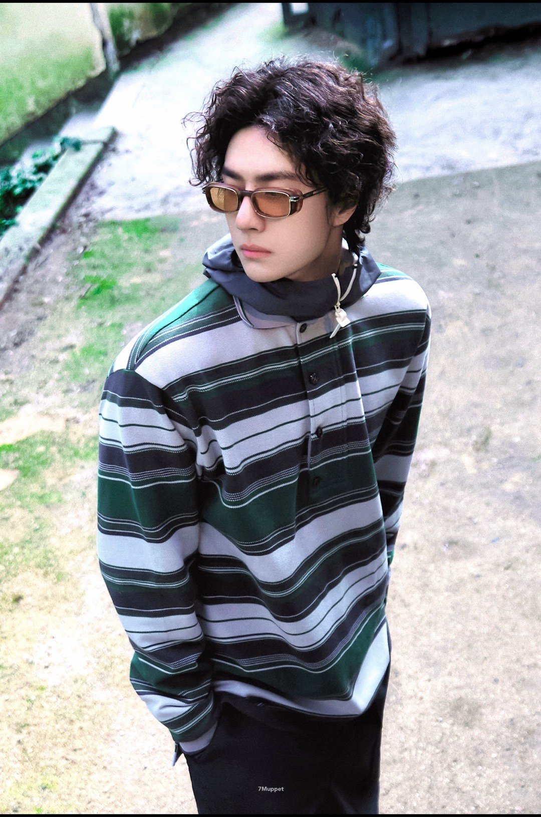 🧐是谁家又双叒隐身了？热搜挂了两天，肖战和王一博两位顶流轮流上桌，结果塌房的还