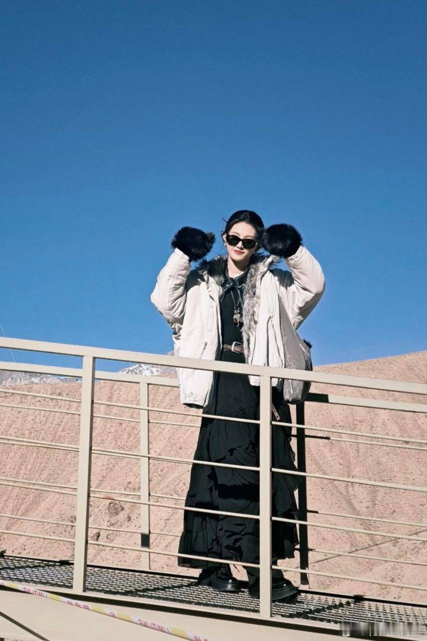 沈羽洁缺氧也消停不了一点 被沈羽洁新疆vlog可爱到！顶着高原不适还活力满满唠嗑