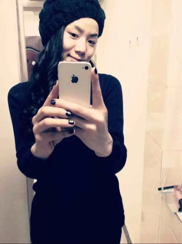 别回头，谁都不是以前的样子，岁月交替我容貌  言之我不再少年！