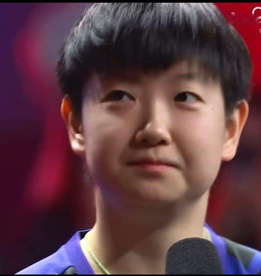 孙颖莎冠军 我感觉这个小女孩好萌呀！！！ 