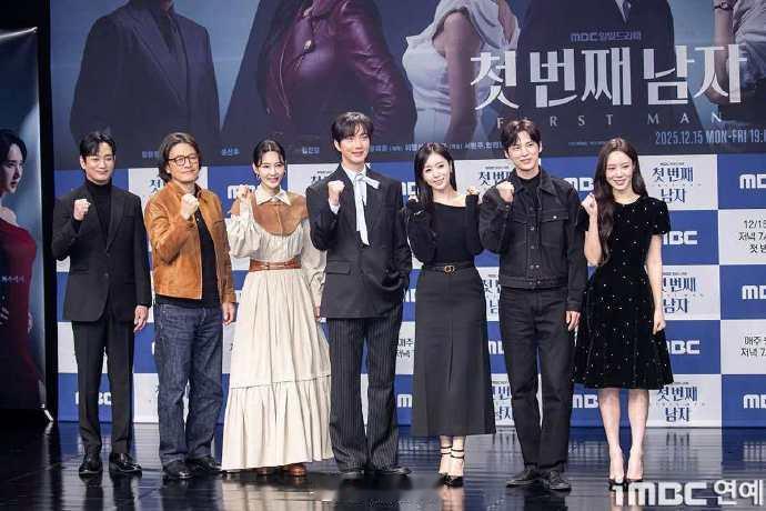 【演员吴贤庆谈及与后辈咸恩静的合作】吴贤庆表示“其实一开始我很犹豫。要长期演反派