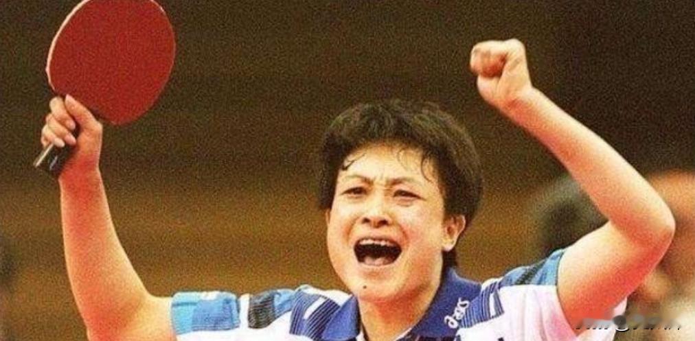 1987年，世界乒乓球锦标赛上，何智丽公然违抗教练让其让球的命令，击败队友赢得单