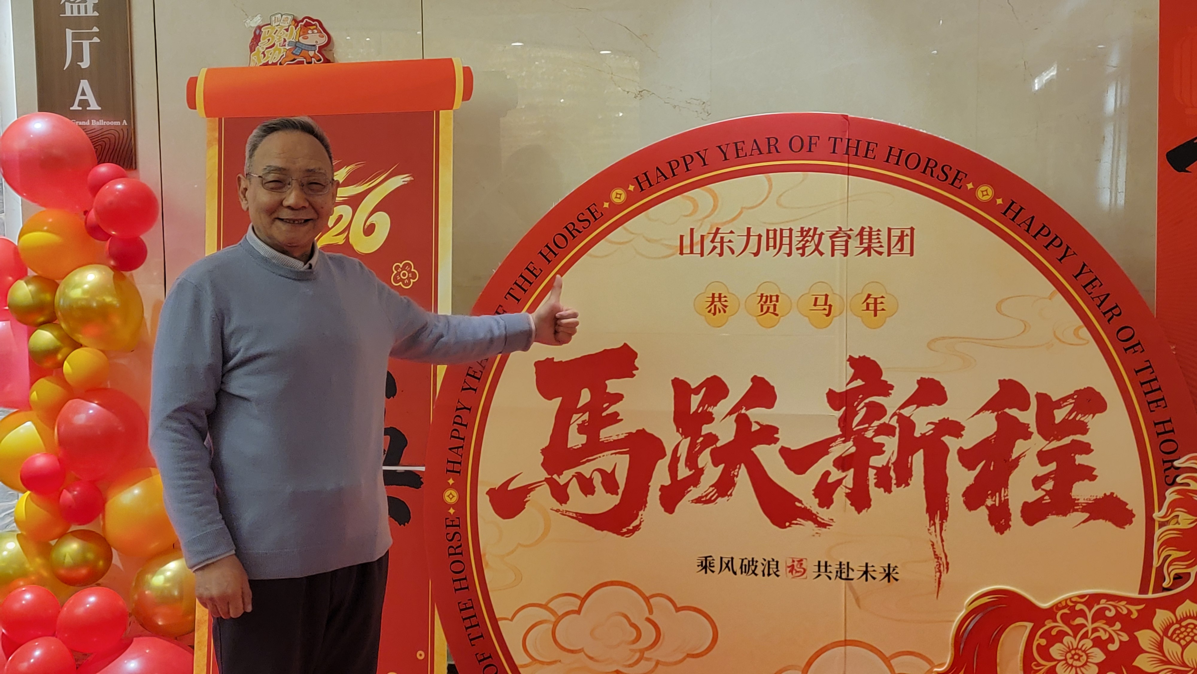 胃暖了，心就安了；当下的饭吃踏实了，日子的根基就稳了。这句话说得很妙，它把一种朴