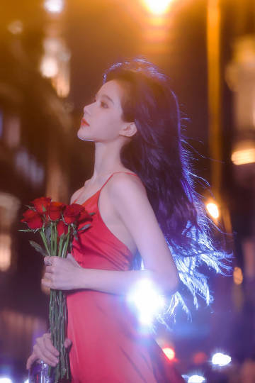段艺璇这是饭撒还是撒饭百厨大战 看到段艺璇上厨综，第一反应是：厨房安全吗？第二反