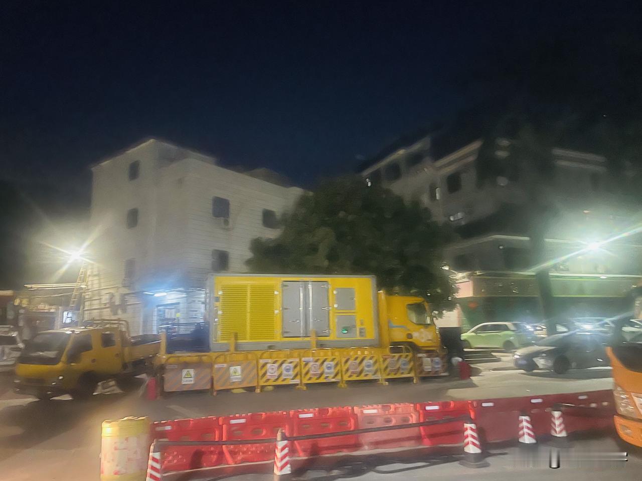 夏日炎炎，唯空调下看剧刷视频最高境界，可是大家都同一时间用空调战败高温，殊不知超