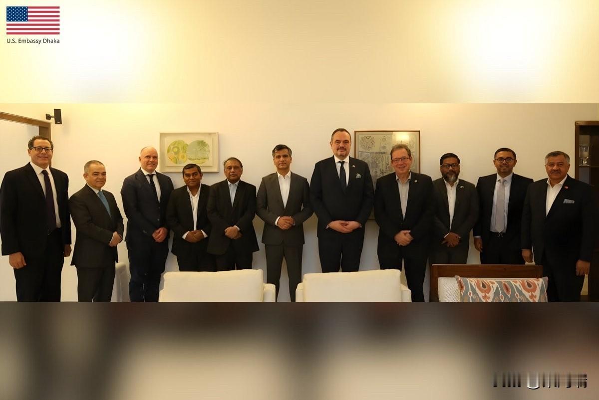 美国驻孟加拉国大使布伦特·克里斯滕森（Brent Christensen）于1月