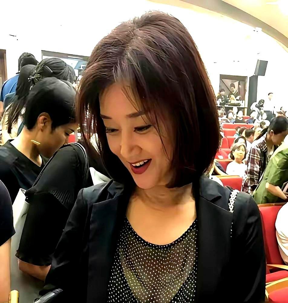 当年靠乡亲凑几块钱读完初中的湘西姑娘，悄悄做了近20年公益。
 
她是宋祖英，2