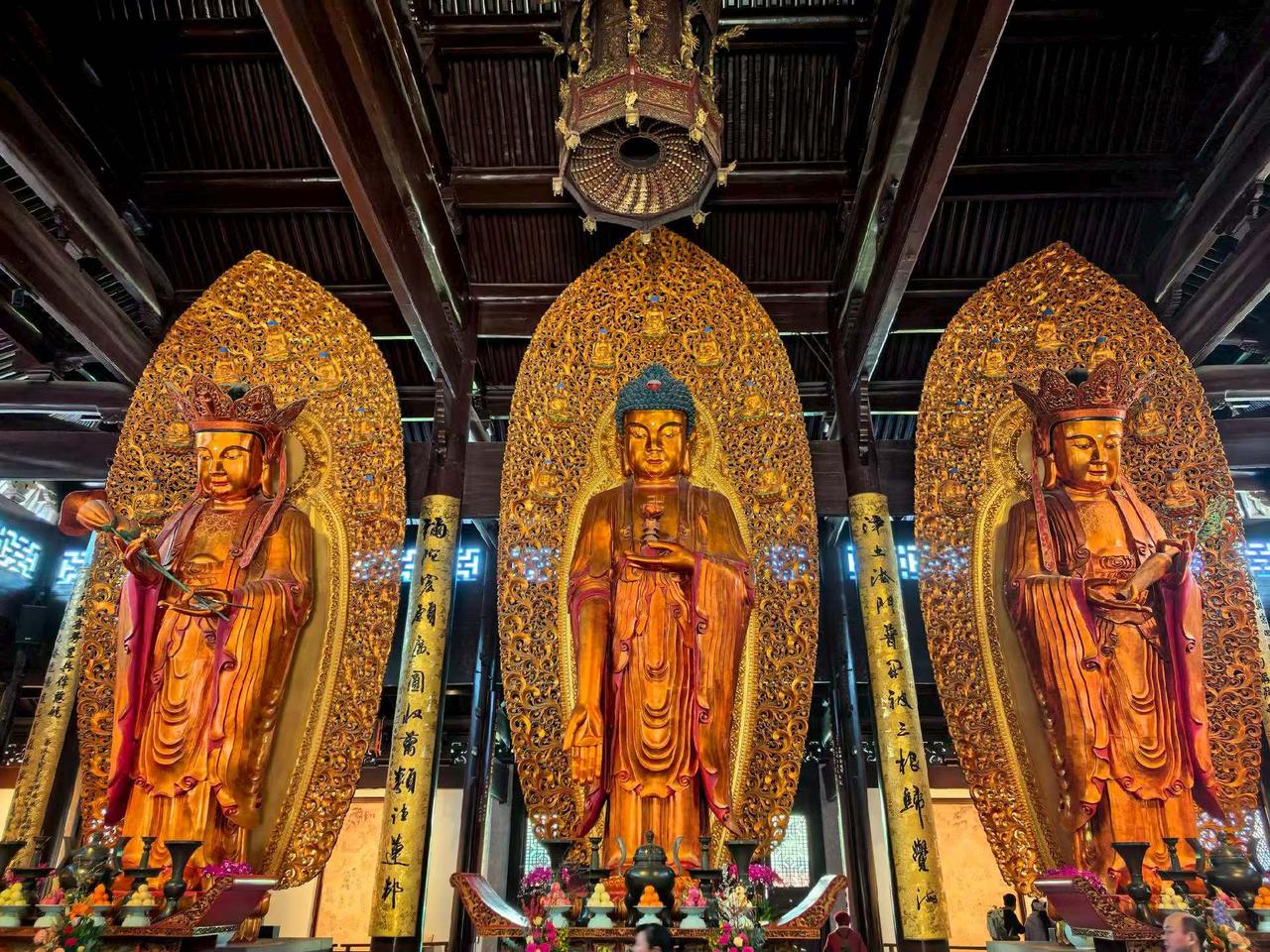 宁波七塔寺，西方三圣像，圣相庄严，见者得福，消灾免难，福慧增长！三尊佛像