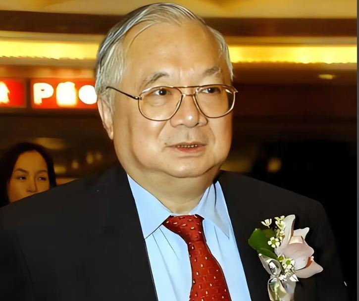 90年代，香港富商胡应湘花30亿承建了虎门大桥，他豪言：等收回成本后，我就把这座
