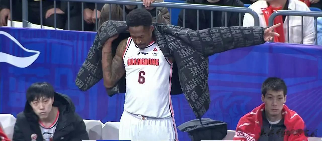 四川金强国际赛事中心-四川男篮的主场，这是一座新建的NBA级别的球馆，可以容纳一