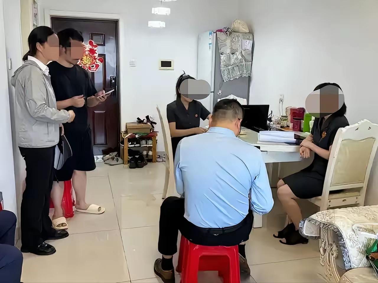 两兄弟各出30万给父母买房，父母去世后房子卖了90万，两兄弟分钱时，一分钱没出的