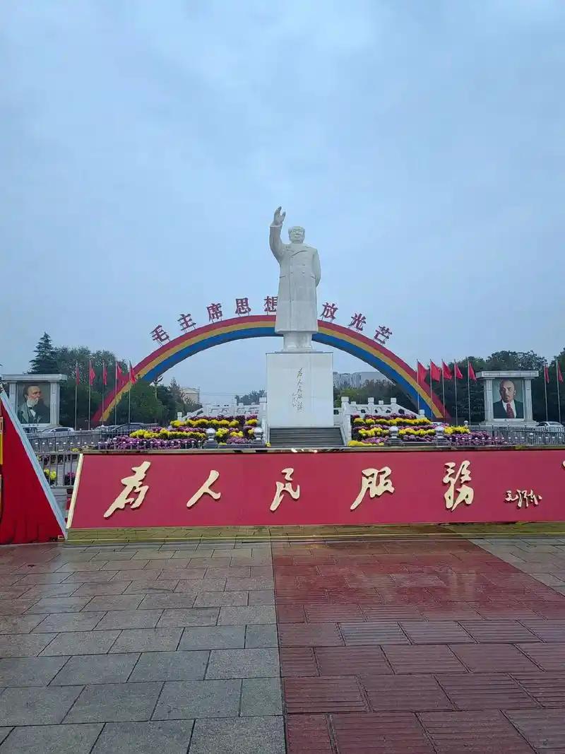 南街村给人的巨大疑问，为何让人争论不休？
资料显示，南街村在1978年以前，人均