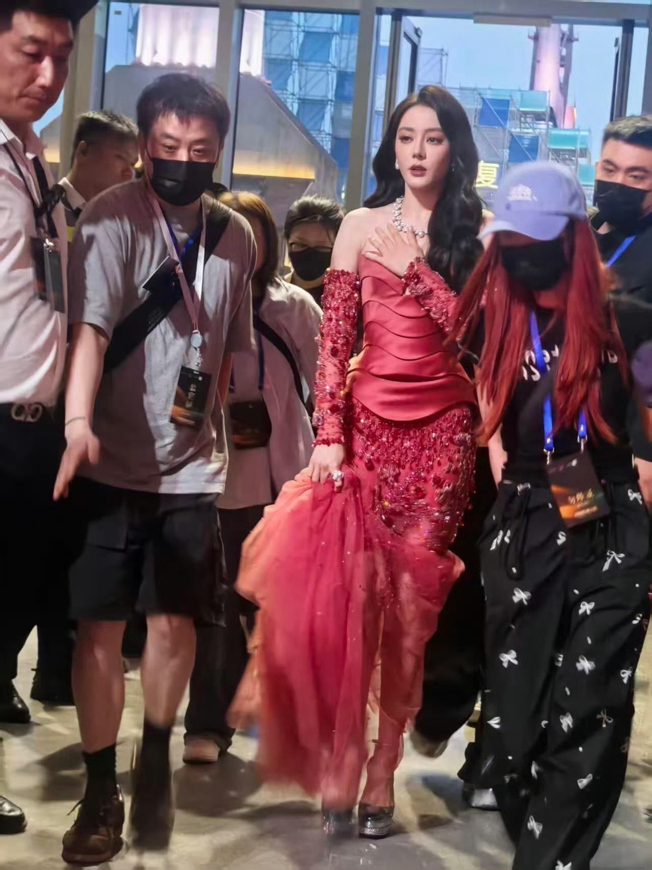 迪丽热巴走路腰发力迪丽热巴迪丽热巴迪丽热巴