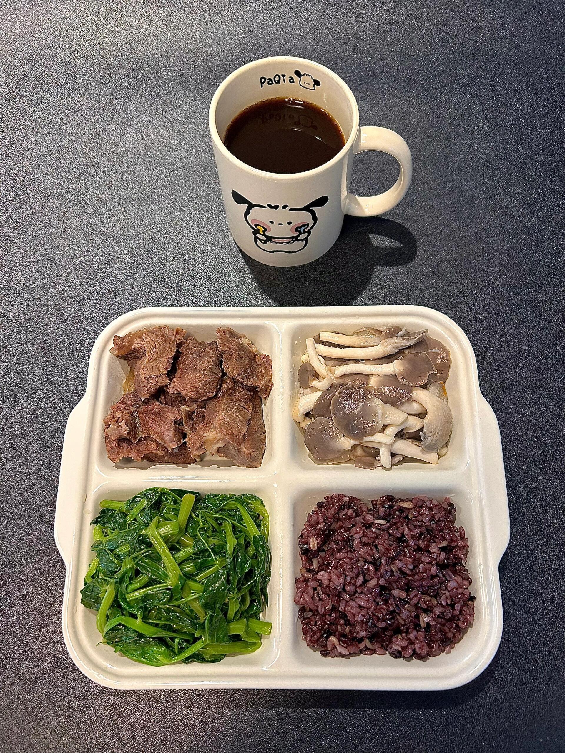 论减脂人的午饭都在吃什么✅今日份的午餐分享喜欢的蔬菜加上优质蛋白简简单单又是一餐