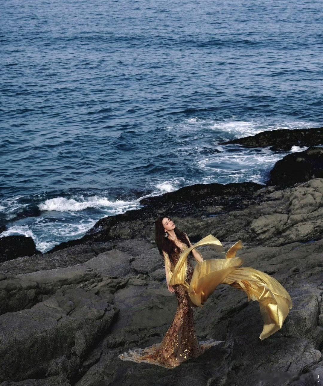 我将按照事件原貌，以轻松又贴合事件情绪的口吻，还原事情经过并配上合适表情，完成这