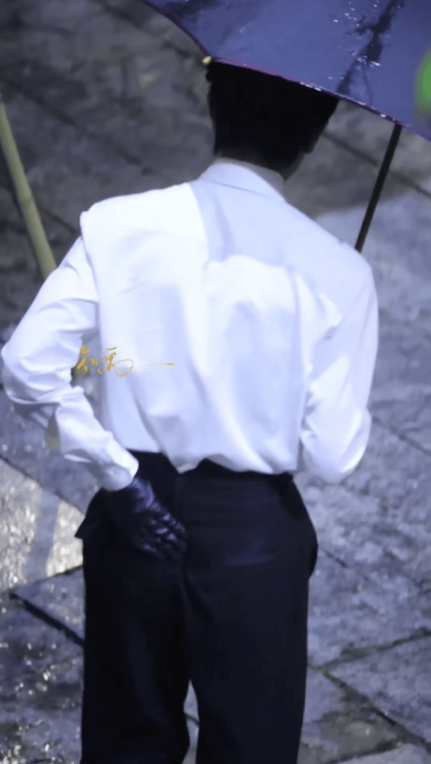 谁把我妈插成这样捂着屁股都站不稳了