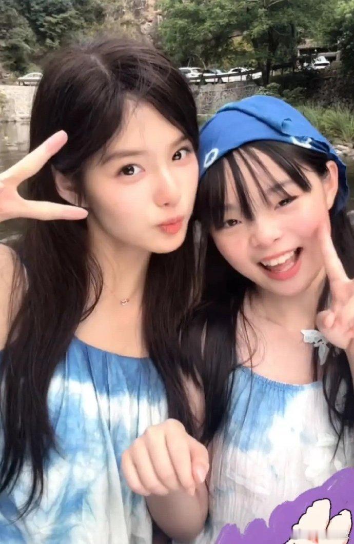 艾米也真是基因彩票了，她和妹妹的相关情况有图有真相。 