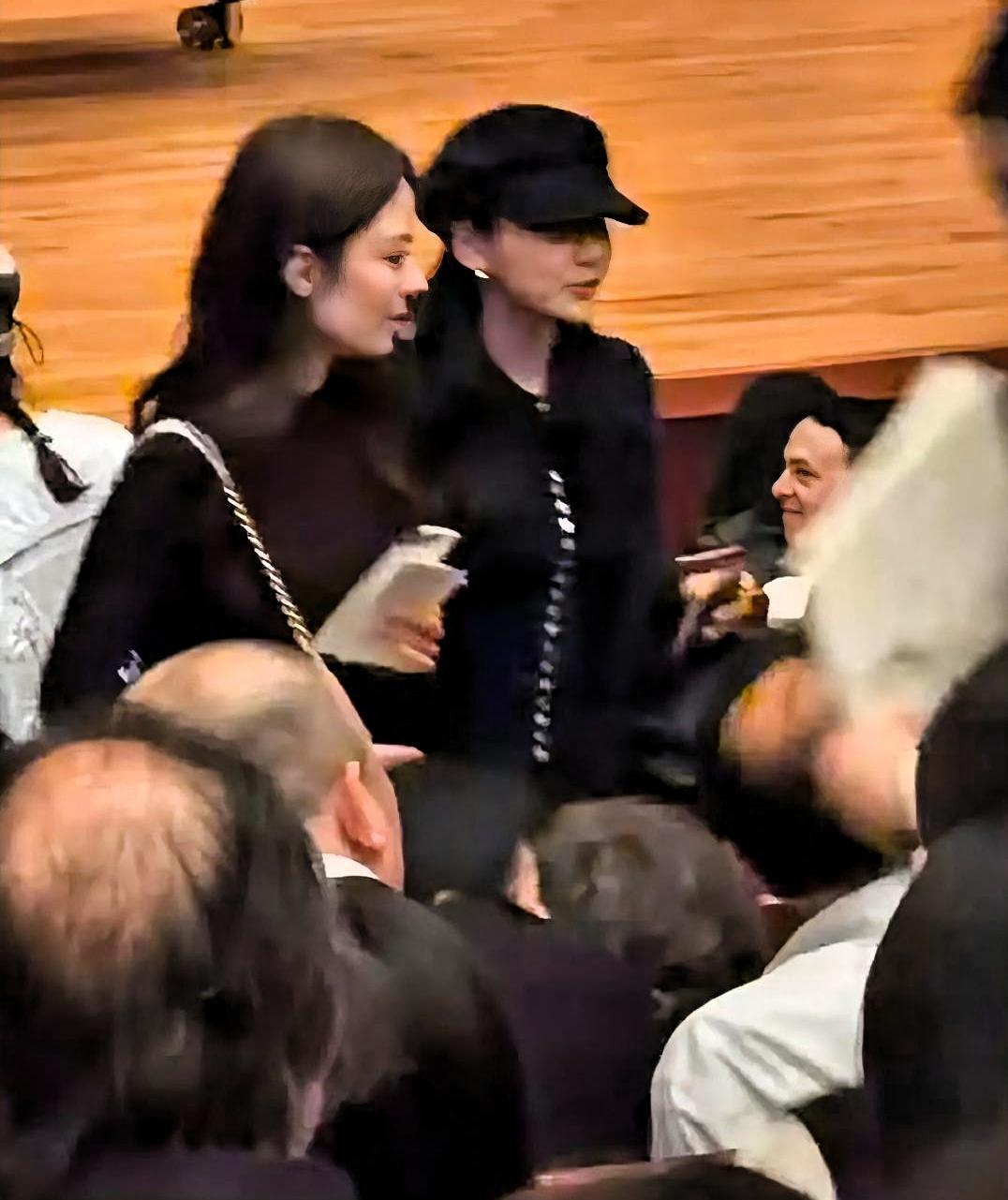 吉娜跑去给宁艺卓留言：辣妹，女神。两个词，看清一个人。

很多人对吉娜的印象，还