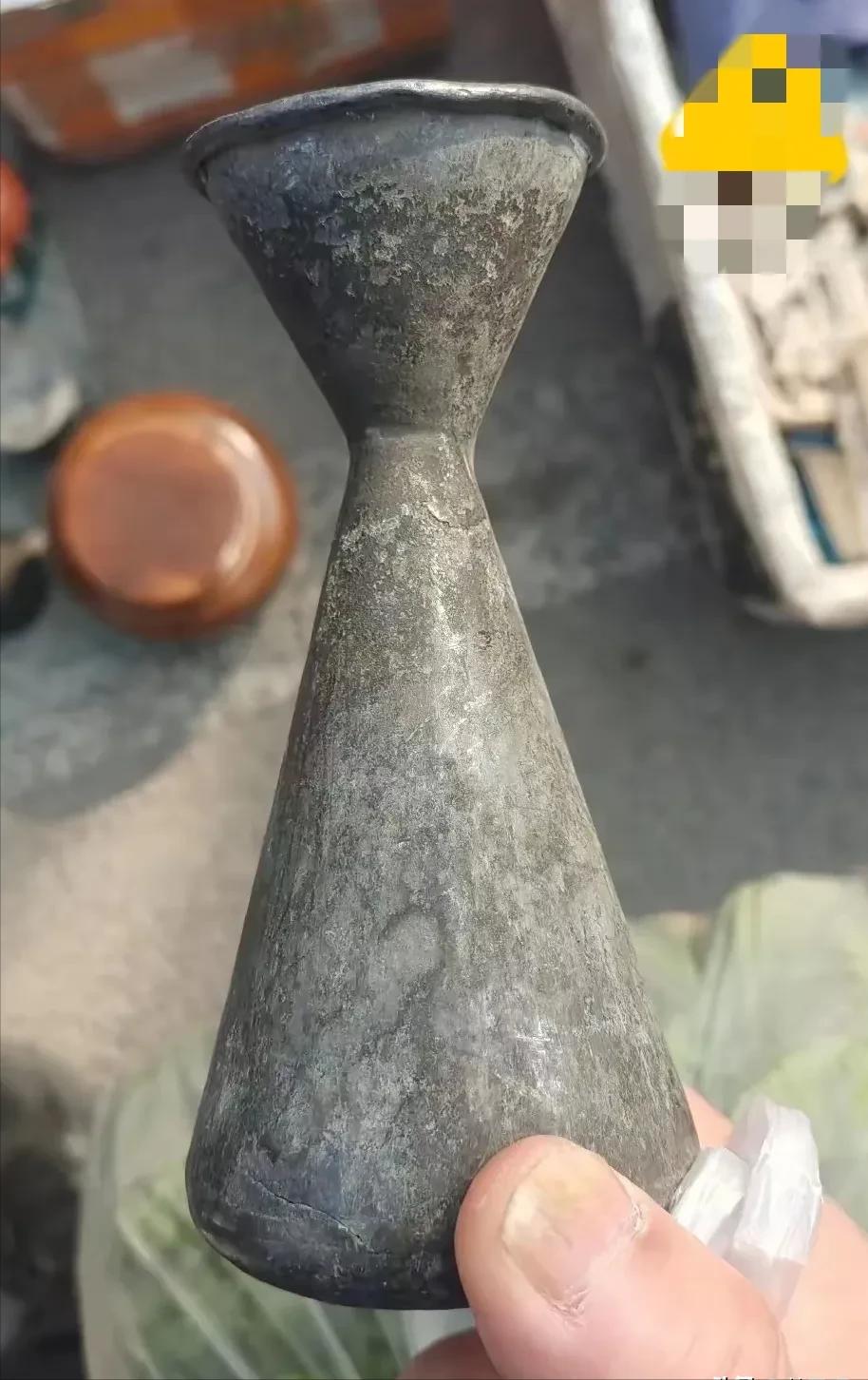 我敢打赌，这老物件你绝对叫不上名。 别不信，我拿着问了上百个人。 九十九个都摇头