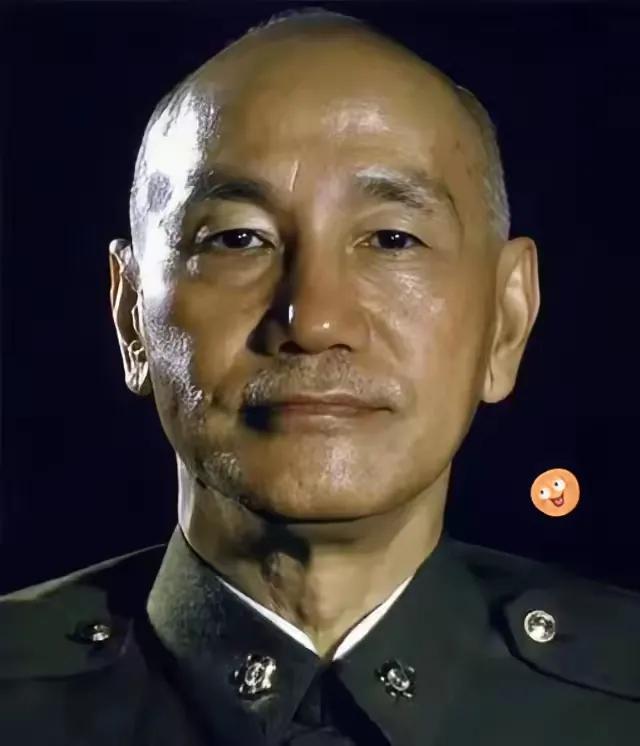 台湾有个学者叫蔡正元，说蒋介石一直想葬在南京中山陵边上，还建议大陆让一步。蒋介石