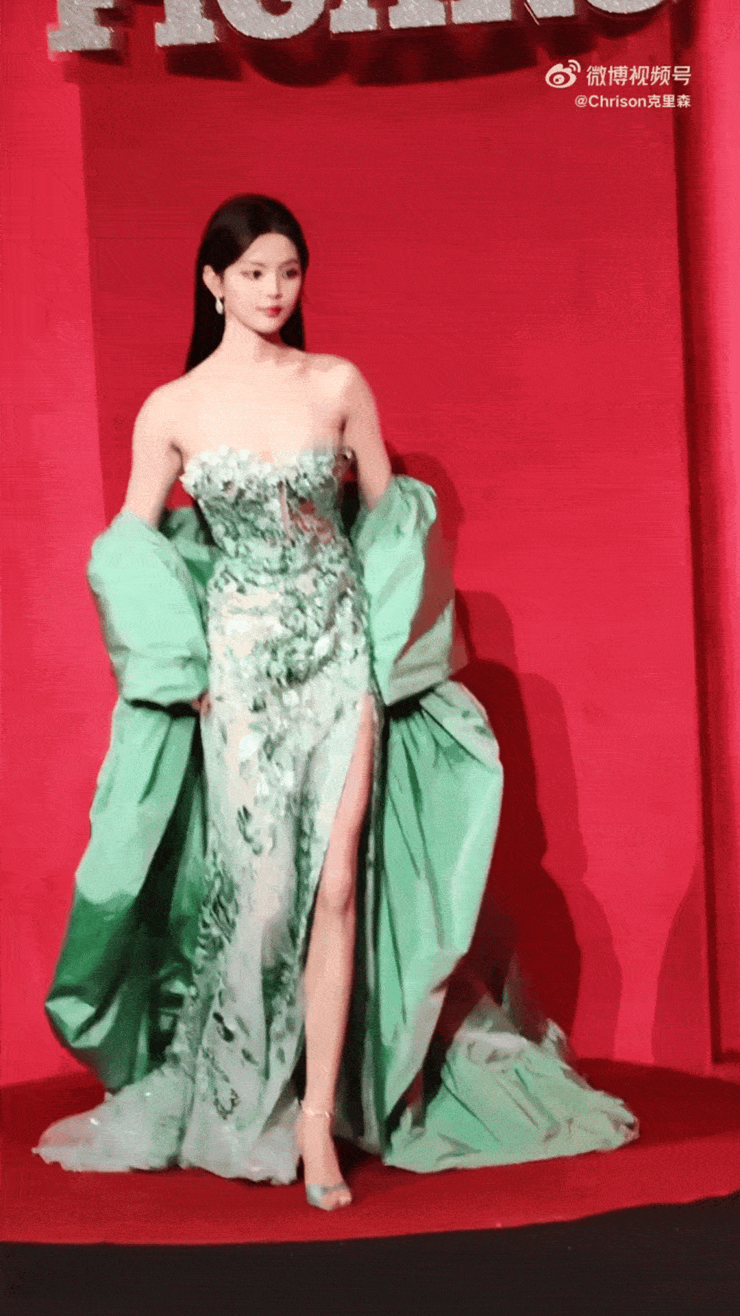 妈的，我也想要身高168，身材好，大长腿，大🐻，有钱又好看，性格好，可爱又酷风