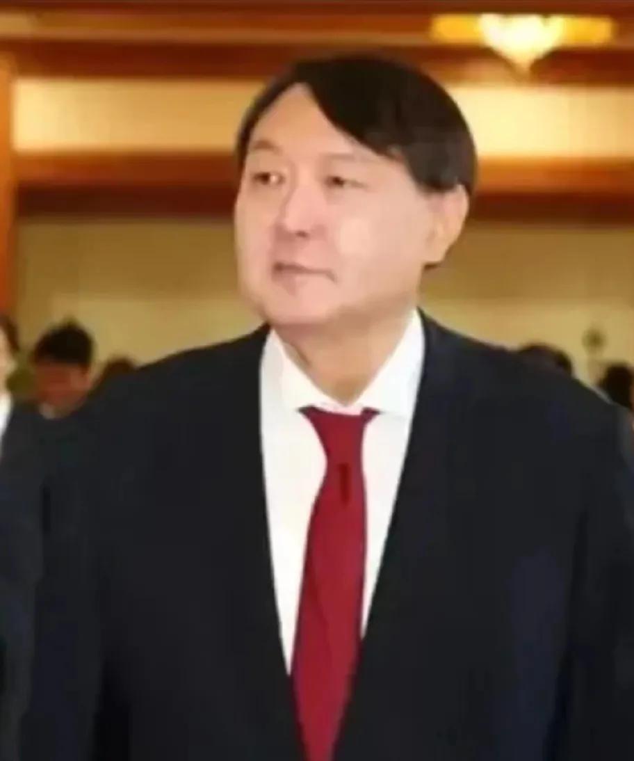 李在明绝食19天陷入昏迷，尹锡悦不但拒不相见，还要通过检方之手逮捕李在明，不得不