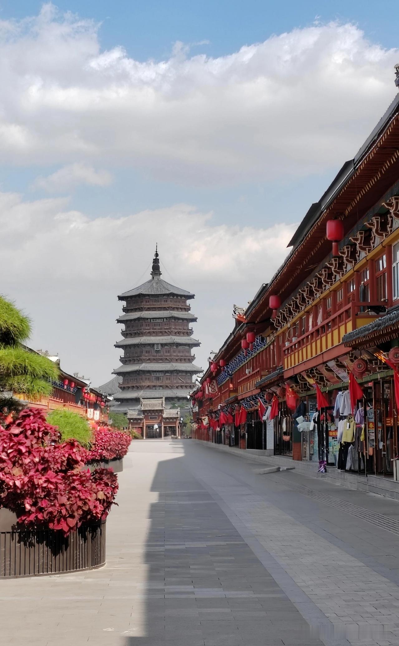这几天去山西朔州，纯粹是因为应县木塔。要不是这座塔，我大概不会把这座晋北小城放进
