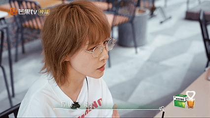 厉娜觉得被许飞背刺了 从“飞雪”到形同陌路，她们输的不是谁对谁错，是输给了“我以