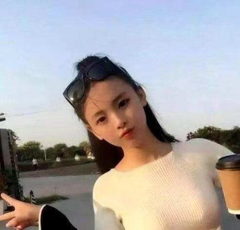 原来杨超越出道之前也是打螺丝的，她唱歌跳舞都不会，选秀的时候是咋过的初选呢？ 