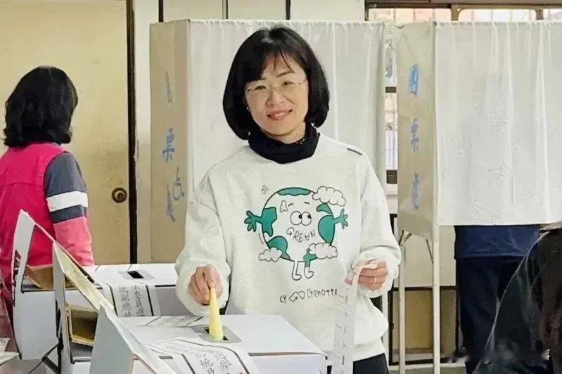 邱毅选前为柯文哲操心，选后为国民党操心！
     邱毅昨日表示，依照民进党惯例