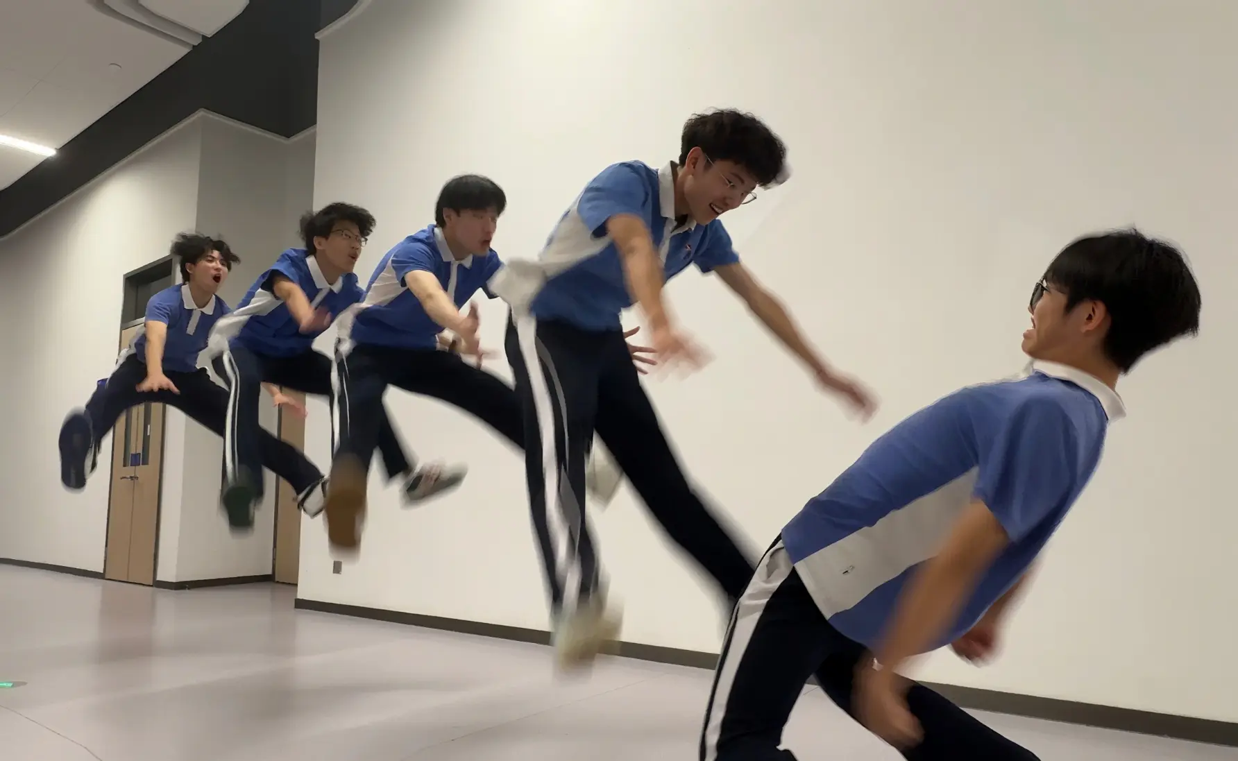 所以说时间的参照物是什么。