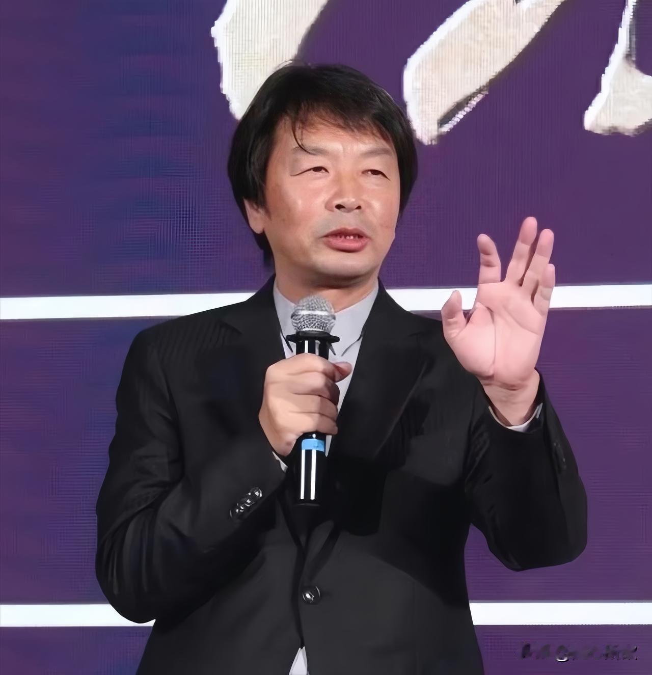 刘震云谈“真男人”！
这三种行为最掉价，
四种气质才够格～
 
刘震云关于“男人