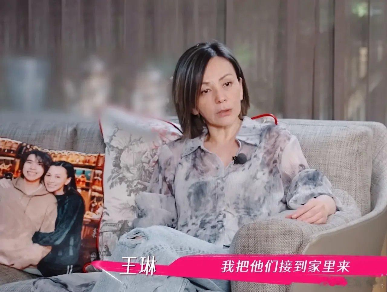 王琳：“我把我妈送养老院前，也和她一起住过10年，我妈太折磨人了，我工作完半夜回