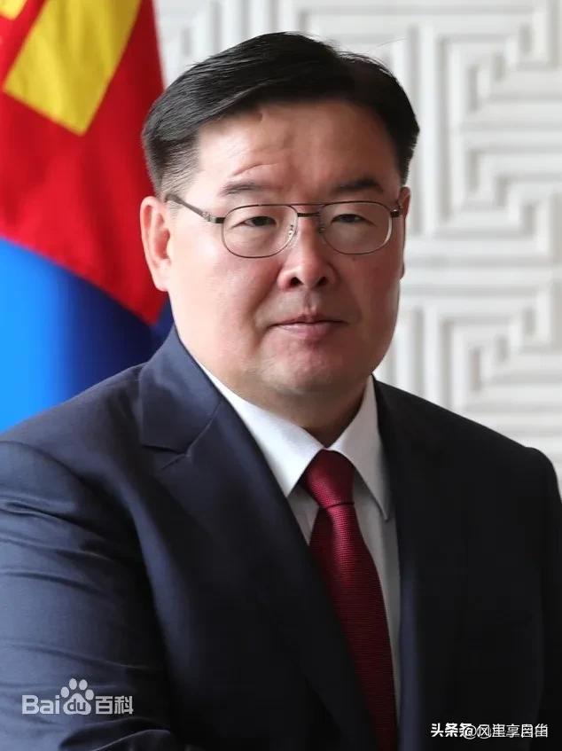 总理，辞职了。
 
就在昨天，蒙古国国家大呼拉尔正式批准了总理赞登沙特尔走人，7