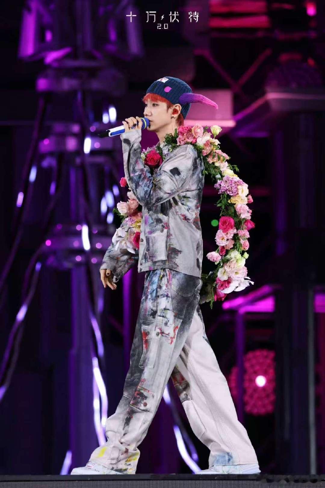 汪苏泷唱了我的星球汪苏泷无人机复刻星球画面太美了汪苏泷十万伏特2.0巡回演唱会太