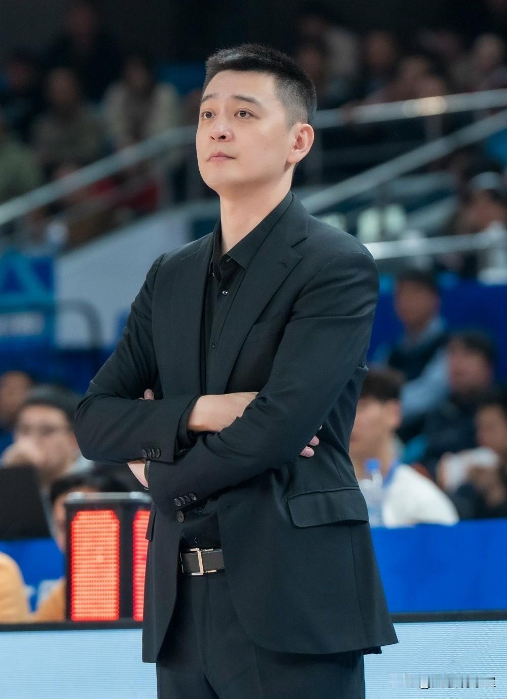 唏嘘！四外援的辽宁男篮竟然干不过三外援的广州龙狮，关键是辽宁刚拿三连冠不久，反之