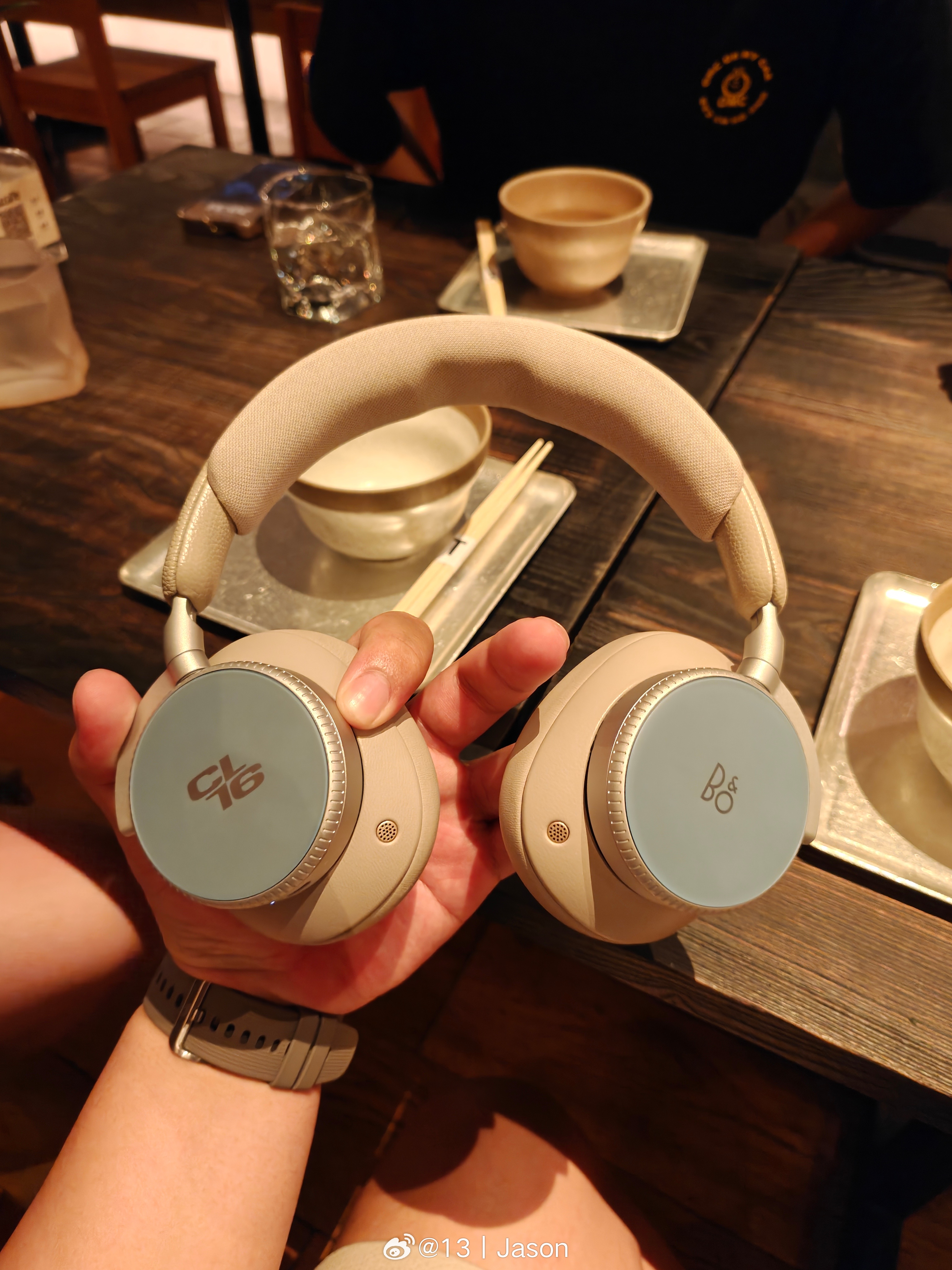 摸到了，中国大陆市场限量 13 个的 B&O H100 Charles Lecl