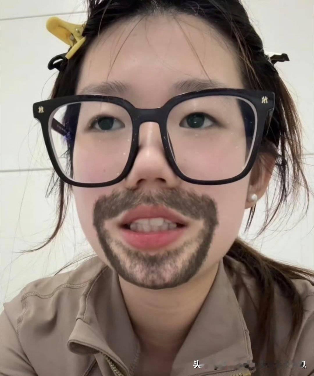 一定不能让这个号称“被摸”然后胡搅蛮缠的小仙女获得流量，
这样的事情一而再再而三
