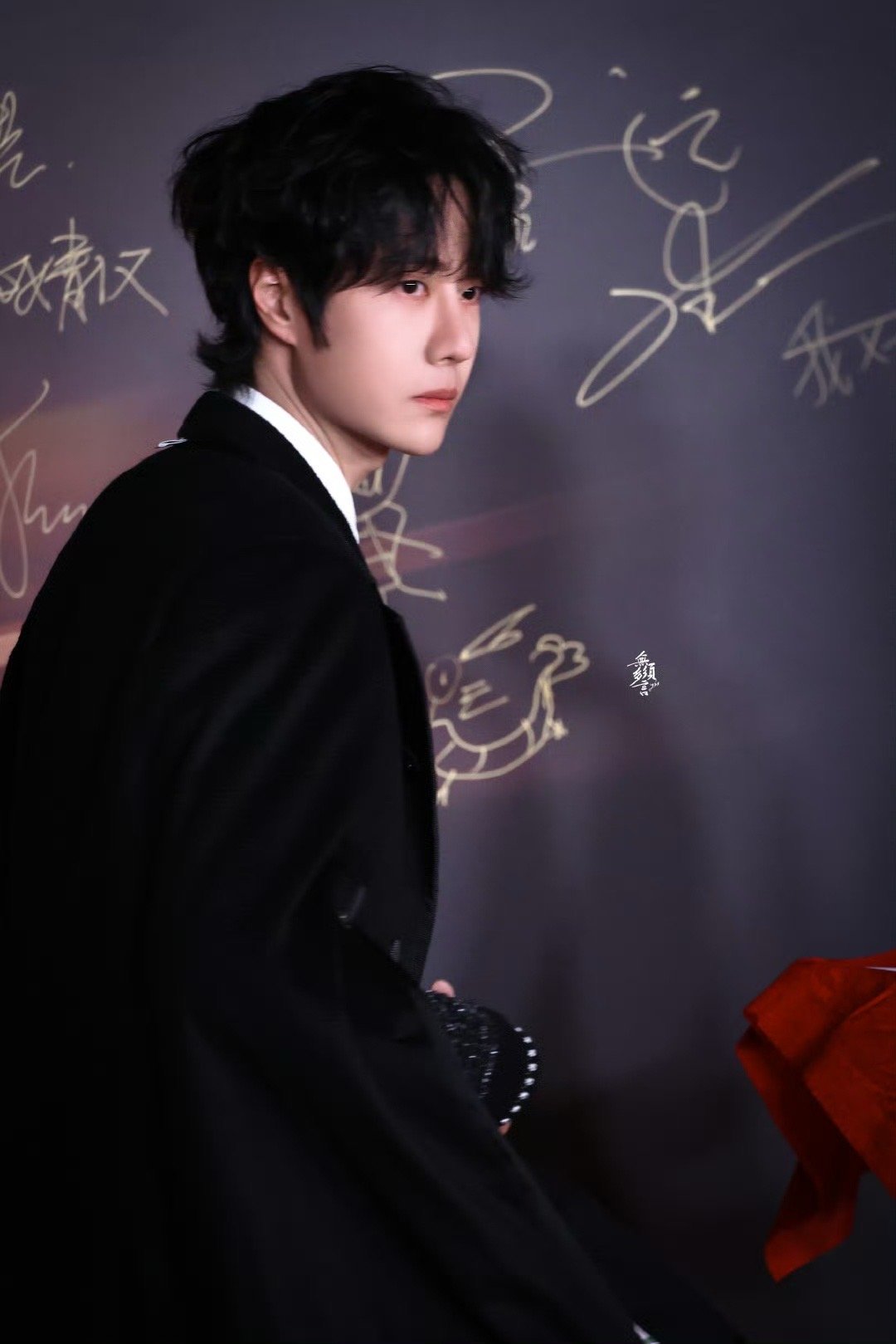 老婆们 来给哥哥盖楼哥哥帅爆了诶青年演员王一博 💚正能量艺人王一博 💚 