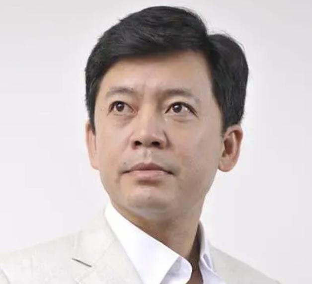 何政军所说的“从父辈身上读懂对信仰的忠诚”，并非抽象的口号，而是源于他父亲何绍宽
