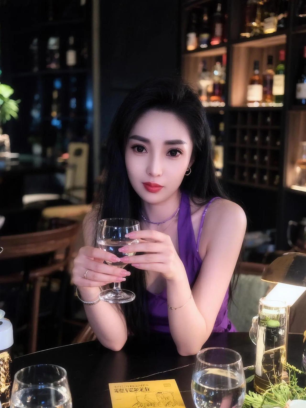 不要为已消尽之年华叹息，必须正视匆匆溜走的时光 ——布莱希特