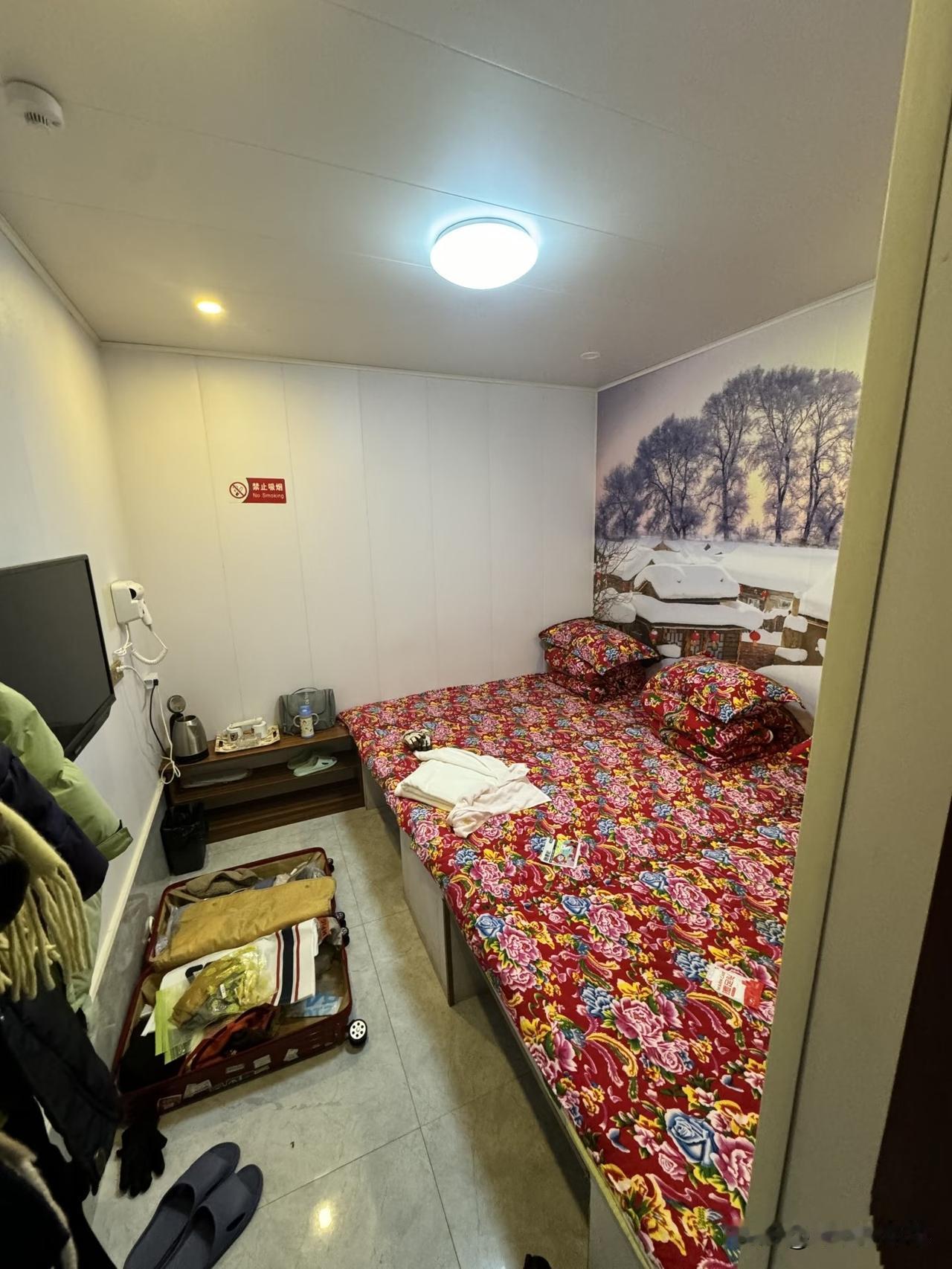 东北雪乡让你体验没苦找苦硬吃的地方，一年磨刀九个月，就等着这三个月宰羊呢。