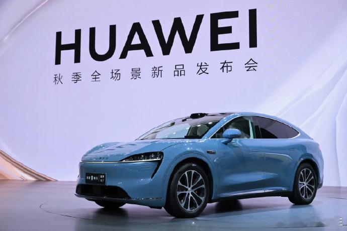 智界R7售价25.98-33.98万，比ModelY贵了1万设计上与智界S7如出