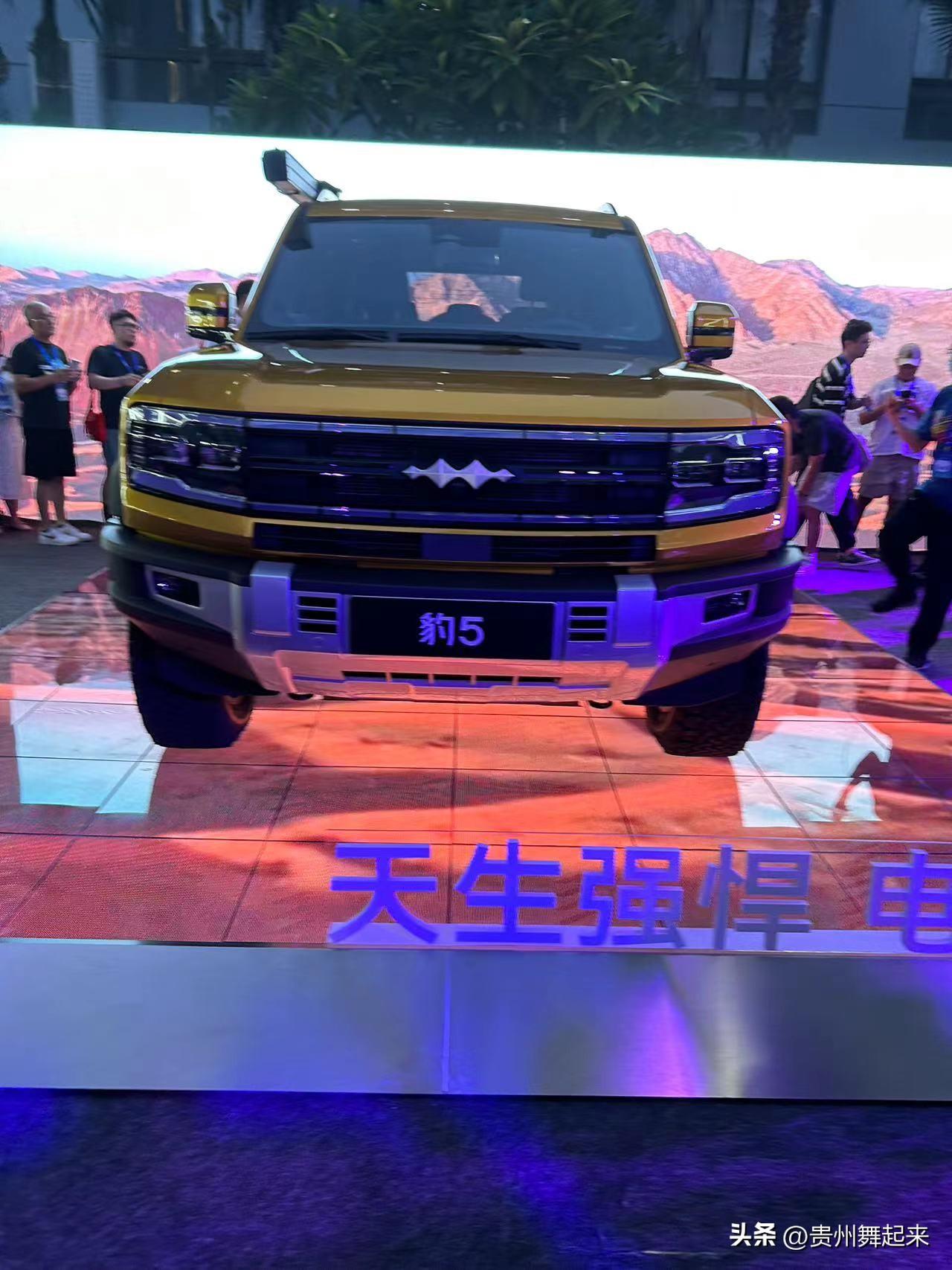 行业还在疯狂给电动车堆电池，比亚迪却偷偷给电机装了颗“大脑”，高速续航一夜提升2