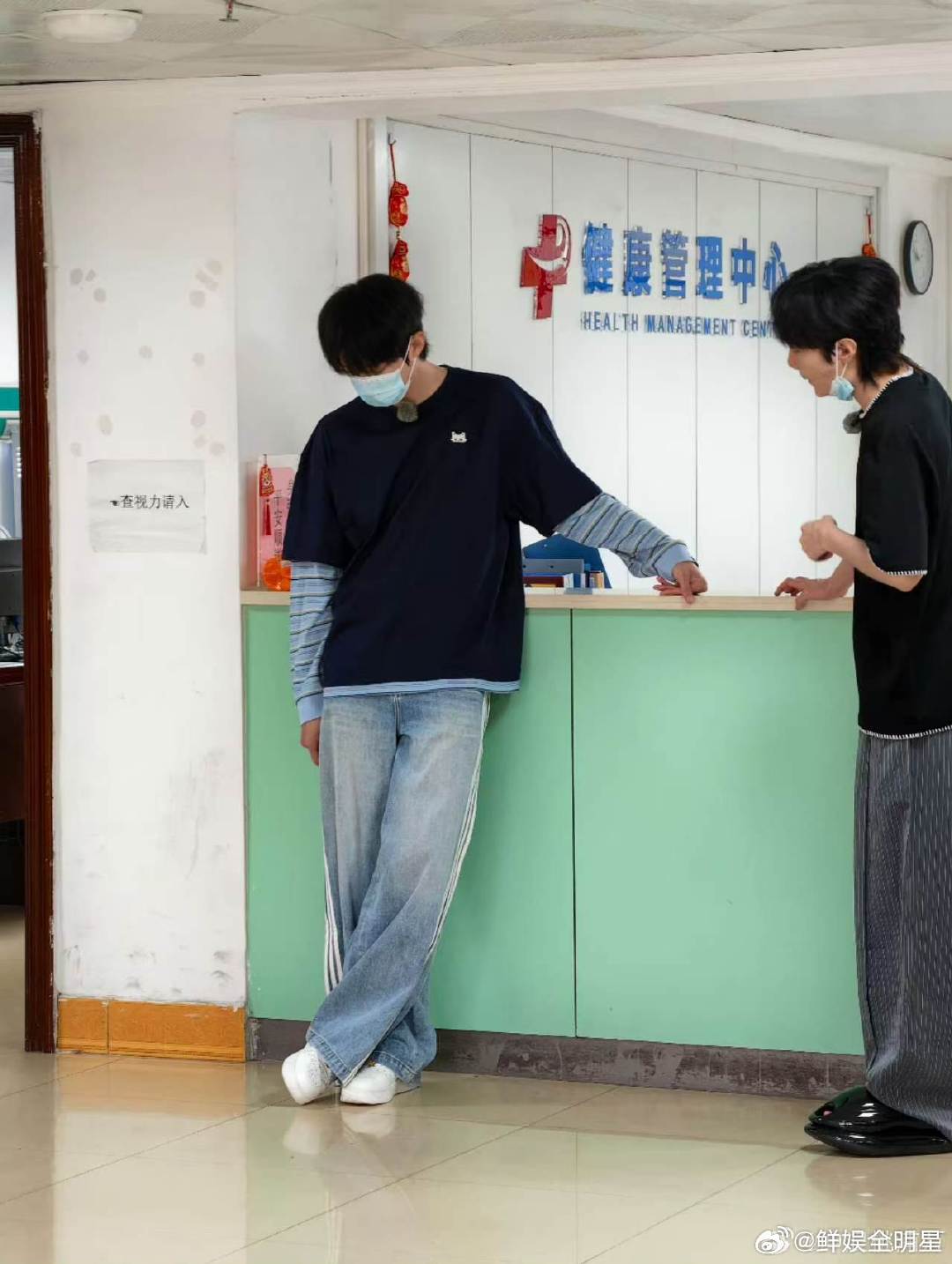偶遇曹恩齐去医院偶然拍到曹恩齐去往医院，综艺录制行程曝光，不只是体检，节目组肯定