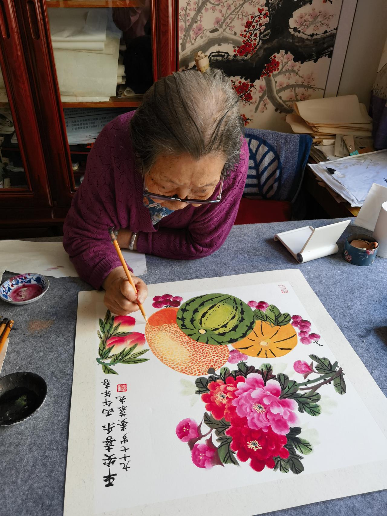我的婆婆已经97岁了，去年11月突然双目失明，后来做了白内障清除术，一只眼睛恢复