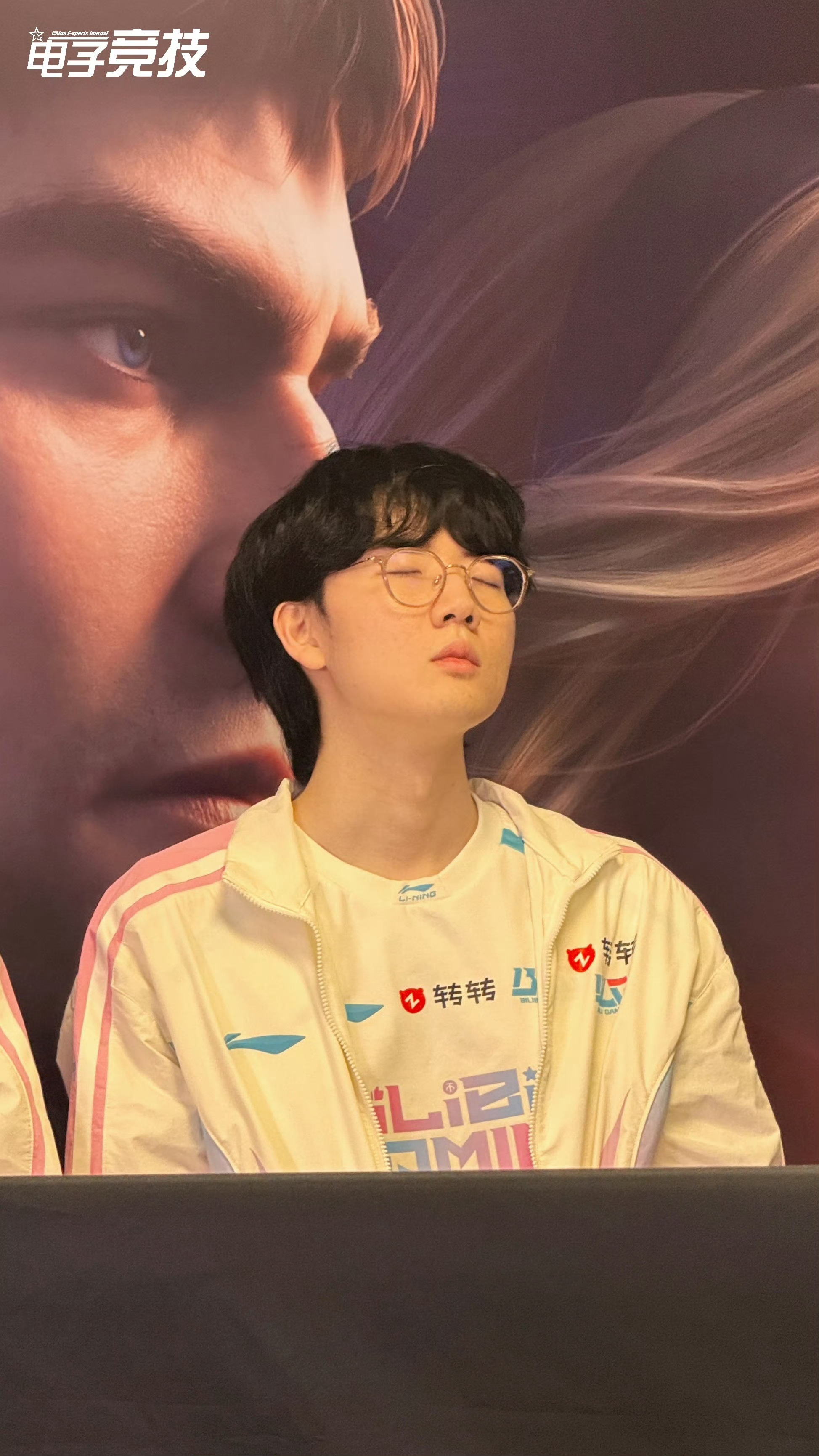心好痛真的只想一直对你说辛苦了 ​​​
