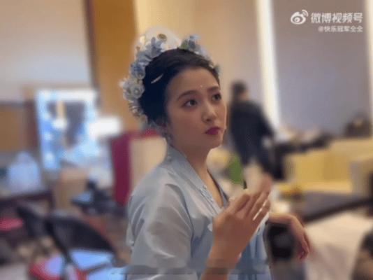 关晓彤连零食都与众不同关晓彤零食是辣椒夏日健康餐搭配巧思满满，关晓彤的零食选择极